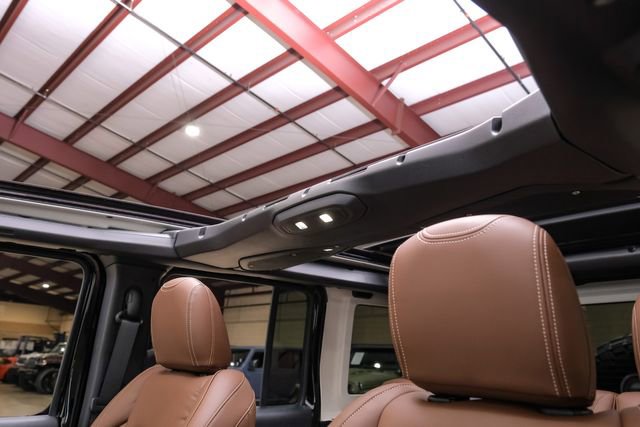 Used 2024 Jeep Wrangler Unlimited Sport image 15