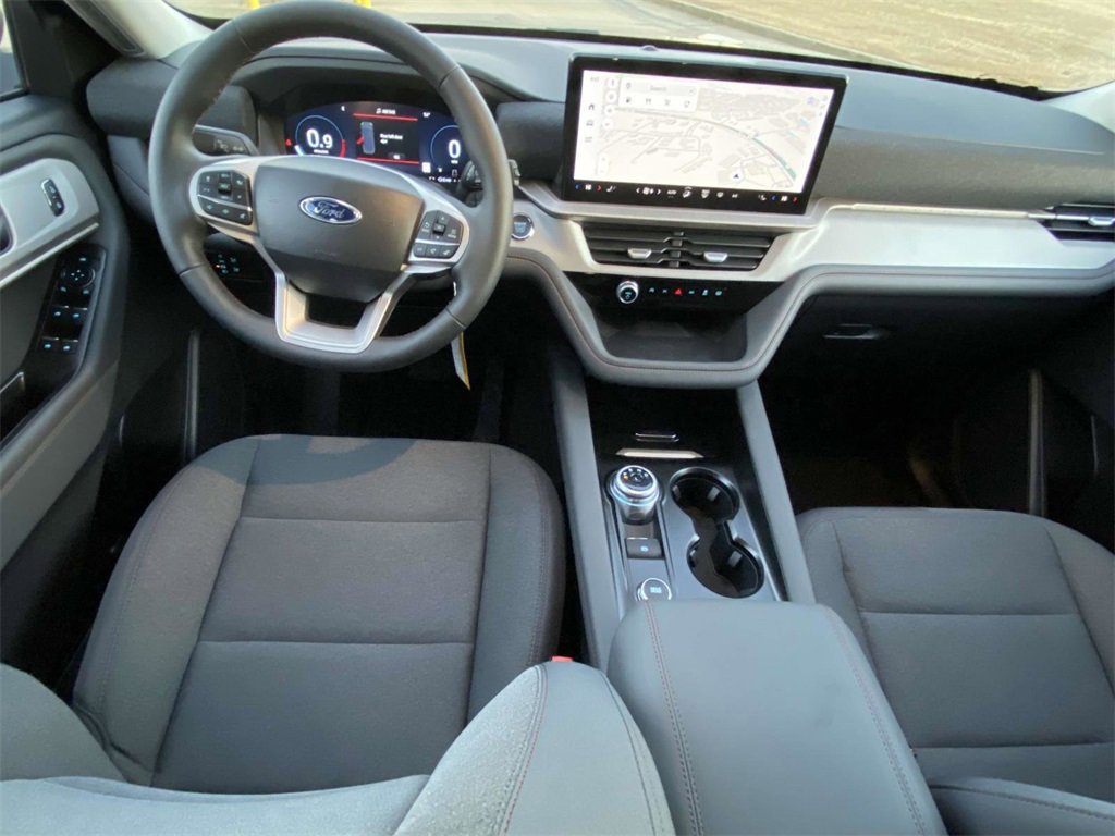 New 2025 Ford Explorer Active image 14