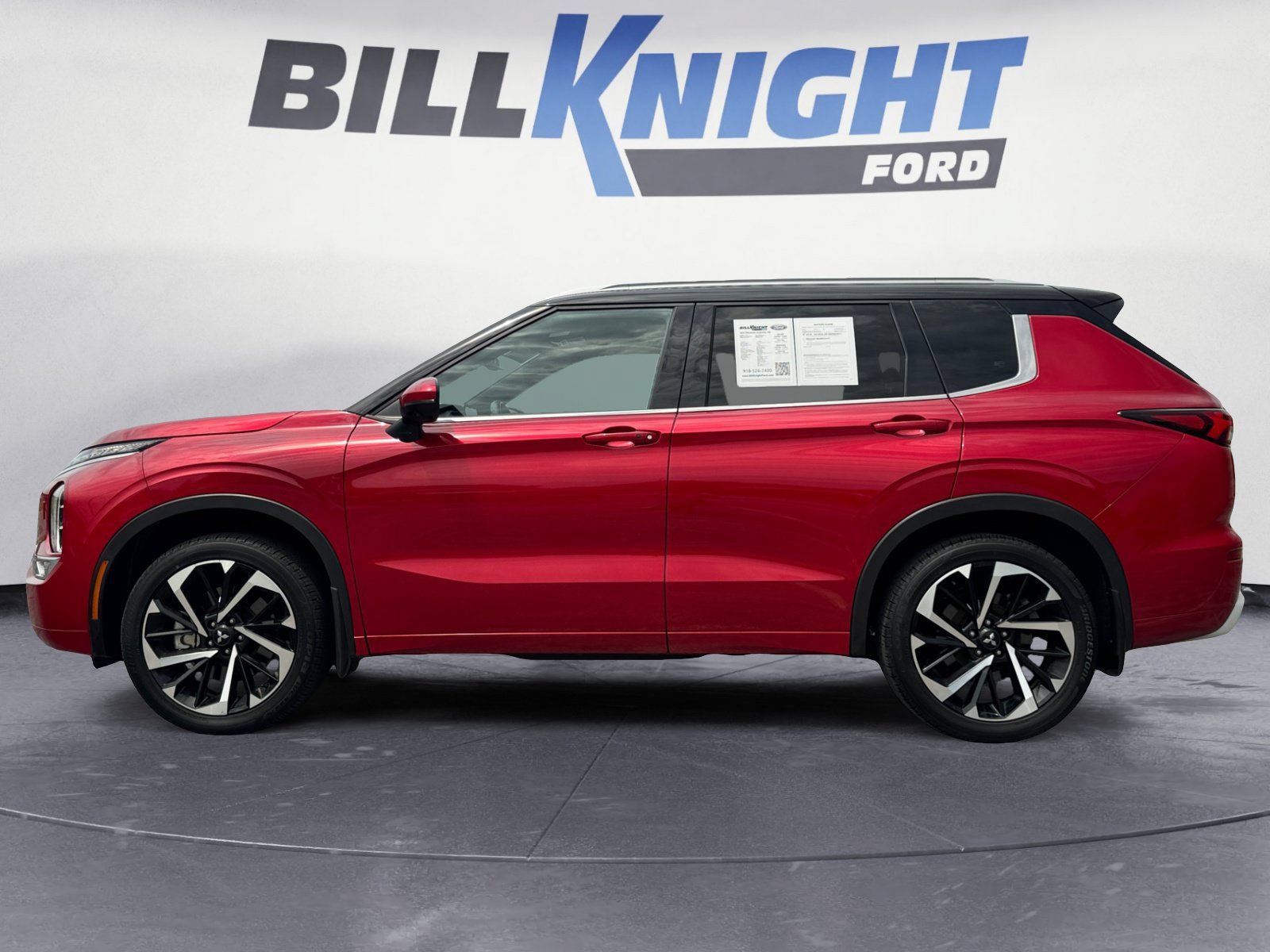 Used 2024 Mitsubishi Outlander SEL AWD/4WD image 2