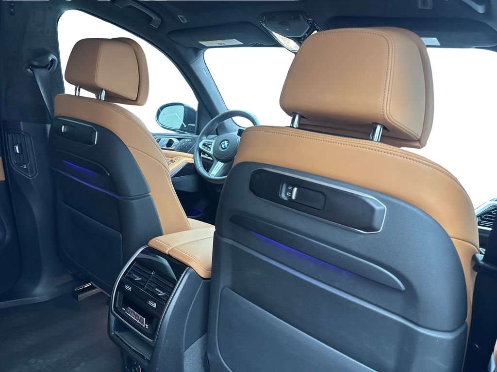 Used 2024 BMW X7 xDrive40i w/ M Sport Package AWD/4WD image 46