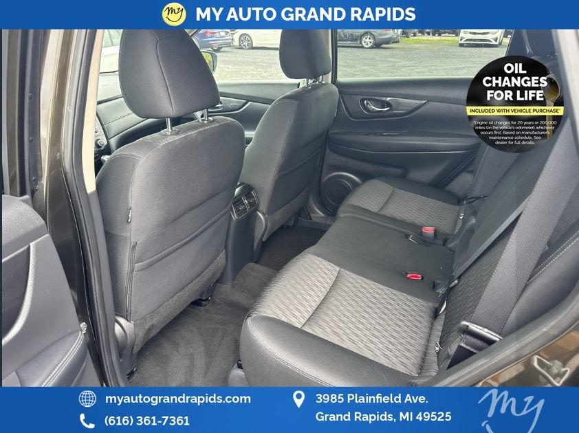 Used 2017 Nissan Rogue S w/ Appearance Package AWD/4WD image 11