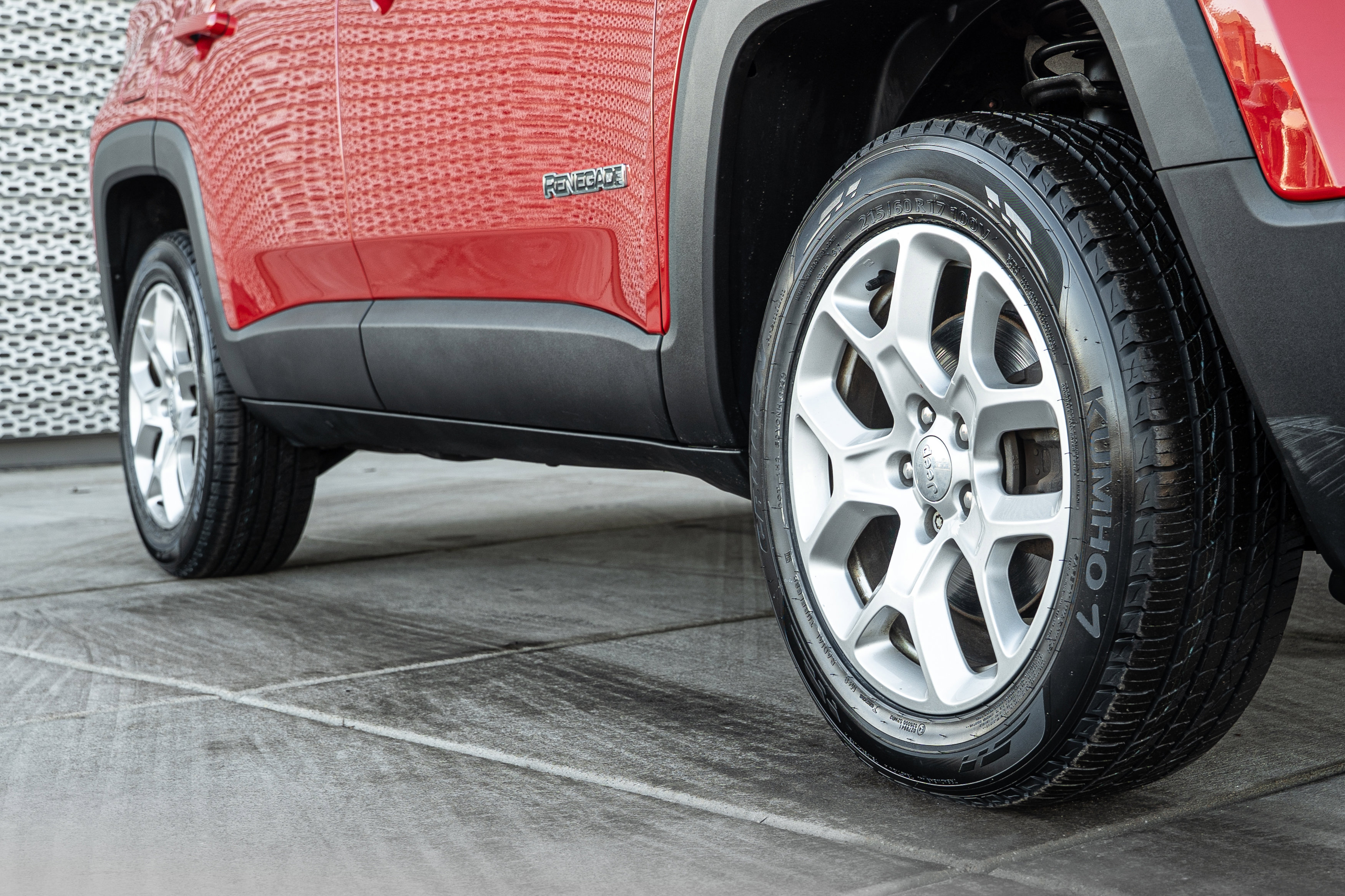 Used 2016 Jeep Renegade Latitude w/ Safety & Security Group image 29