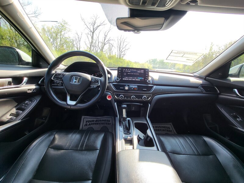 Used 2018 Honda Accord Touring image 10