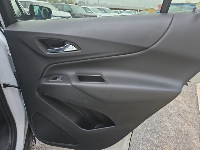 Used 2024 Chevrolet Equinox LT FWD image 17