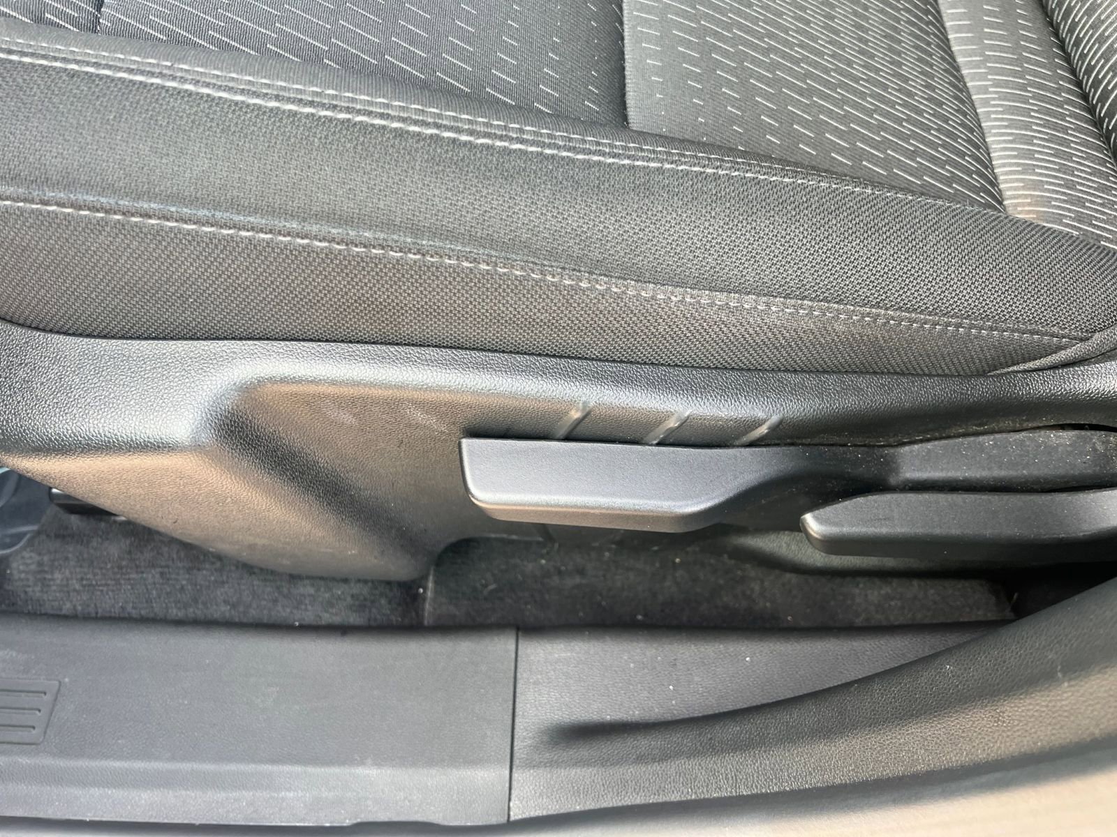 Used 2025 Chevrolet Equinox LT image 23