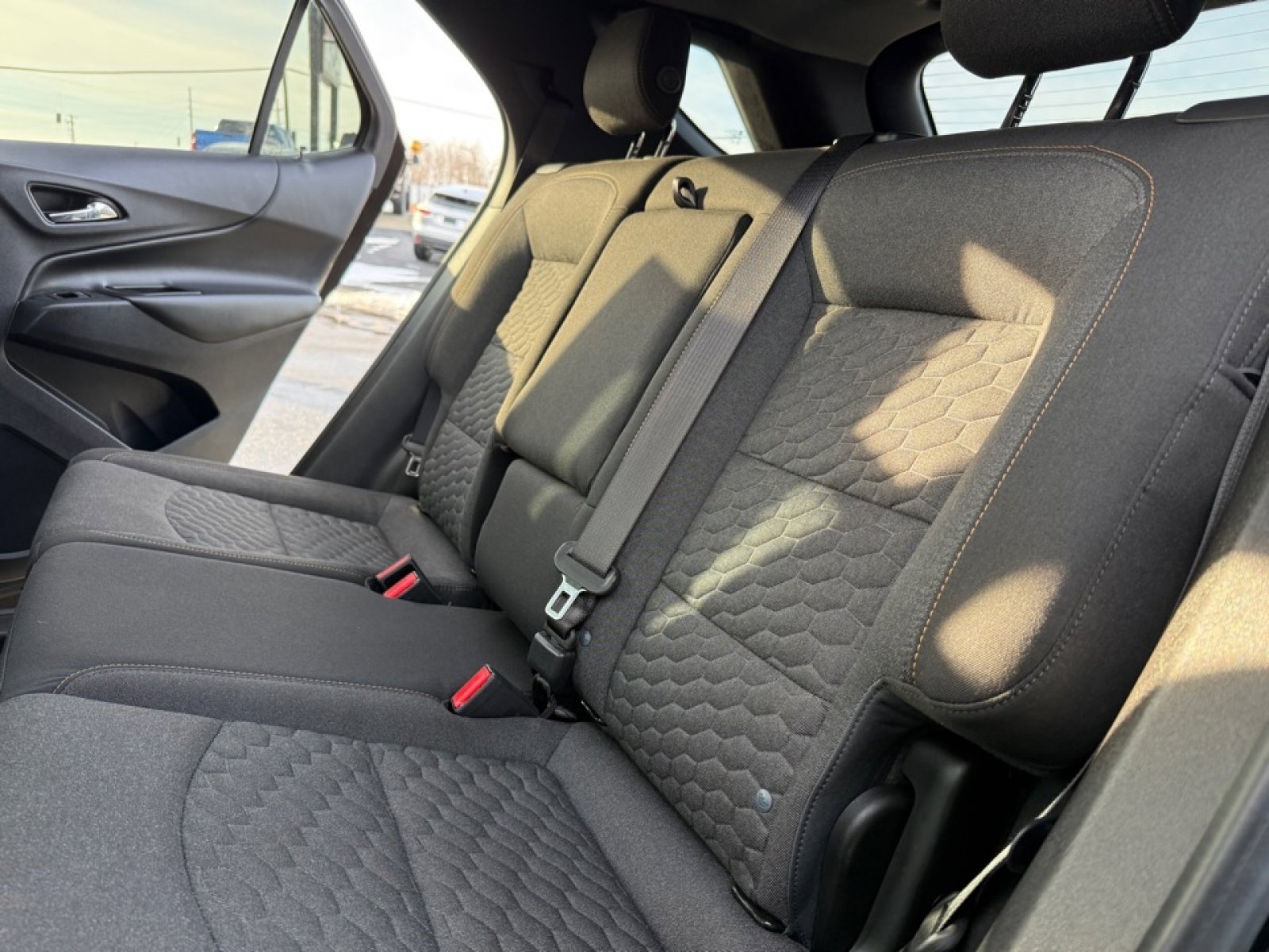 Used 2020 Chevrolet Equinox LT w/ Driver Convenience Package image 17