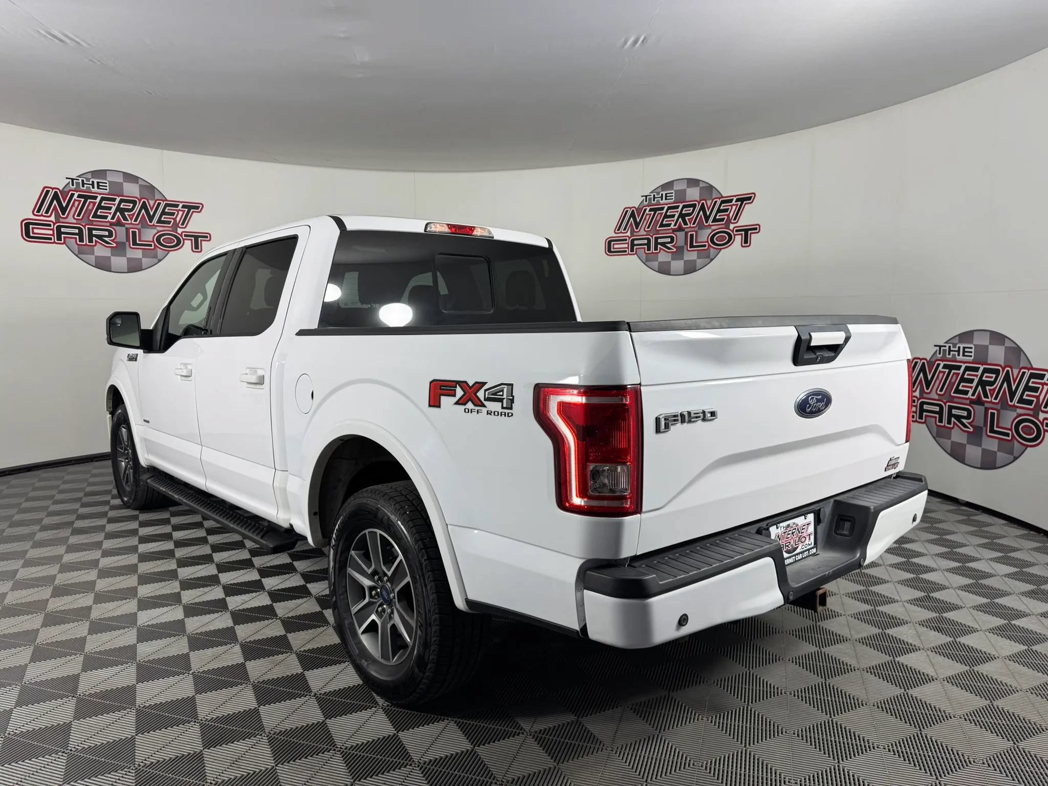 Used 2016 Ford F150 XLT w/ Equipment Group 302A Luxury AWD/4WD image 5