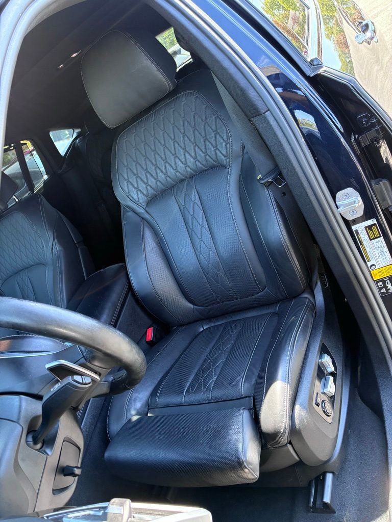 Used 2023 BMW X6 M50i w/ Executive Package AWD/4WD image 21