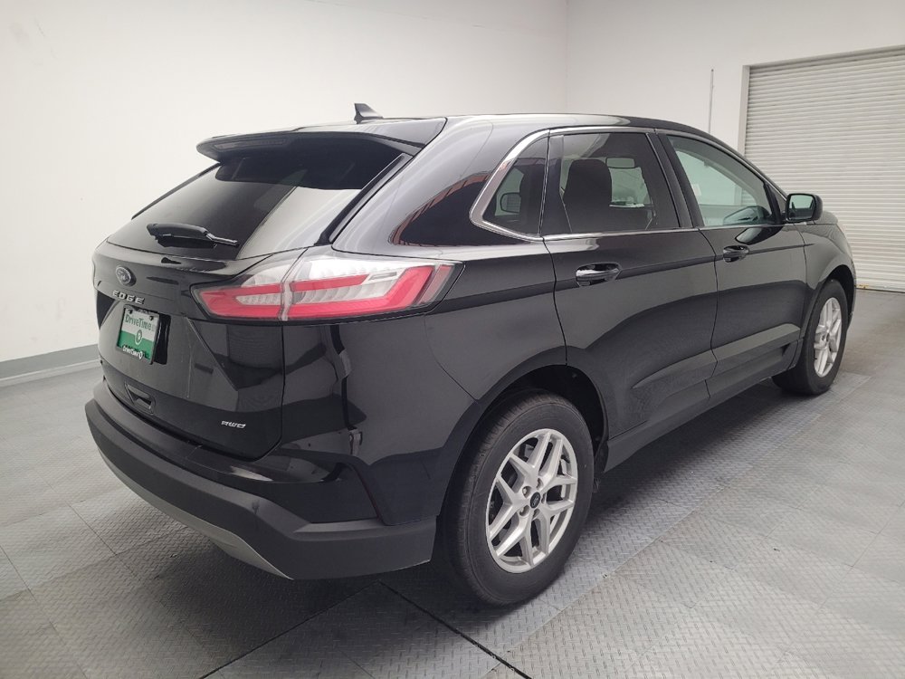 Used 2024 Ford Edge SEL image 9