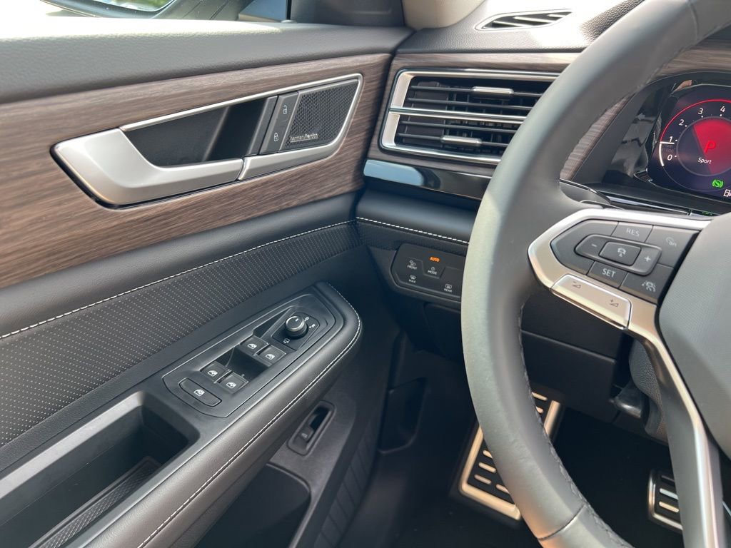 New 2026 Volkswagen Atlas SEL Premium R-Line image 18