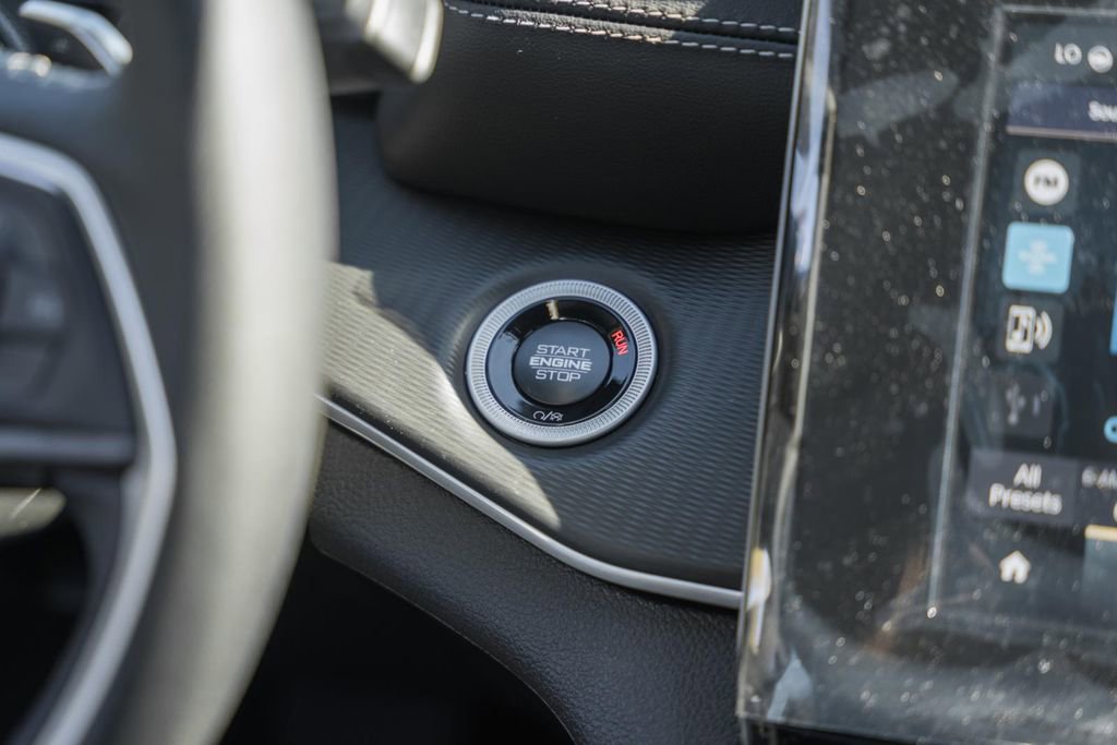 New 2025 Jeep Grand Cherokee Laredo X w/ Luxury Tech Group I image 24