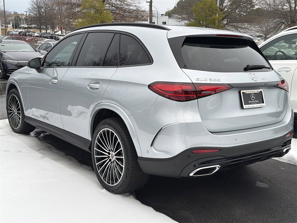 Used 2025 Mercedes-Benz GLC 300 4MATIC image 6