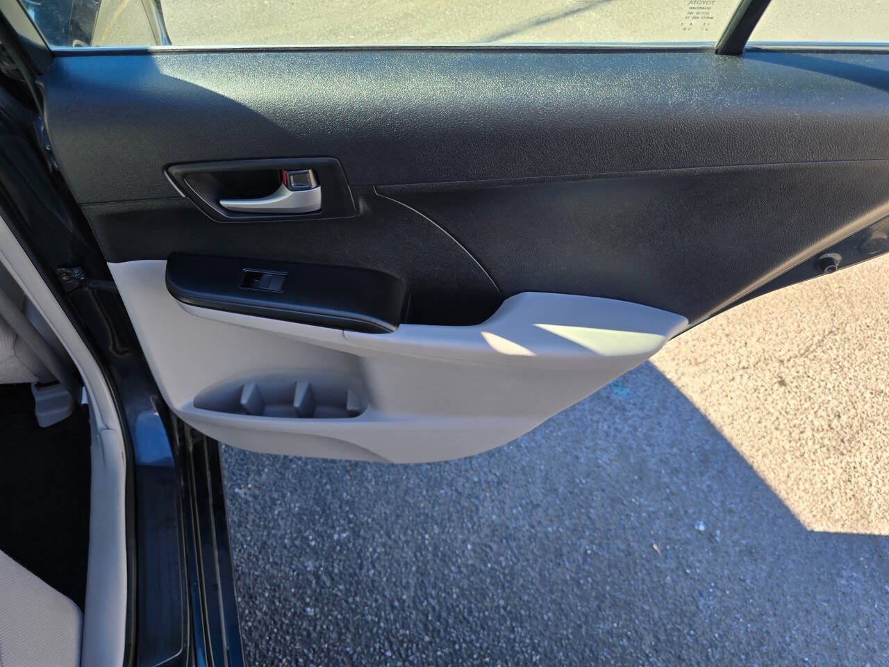 Used 2013 Toyota Camry LE FWD image 24