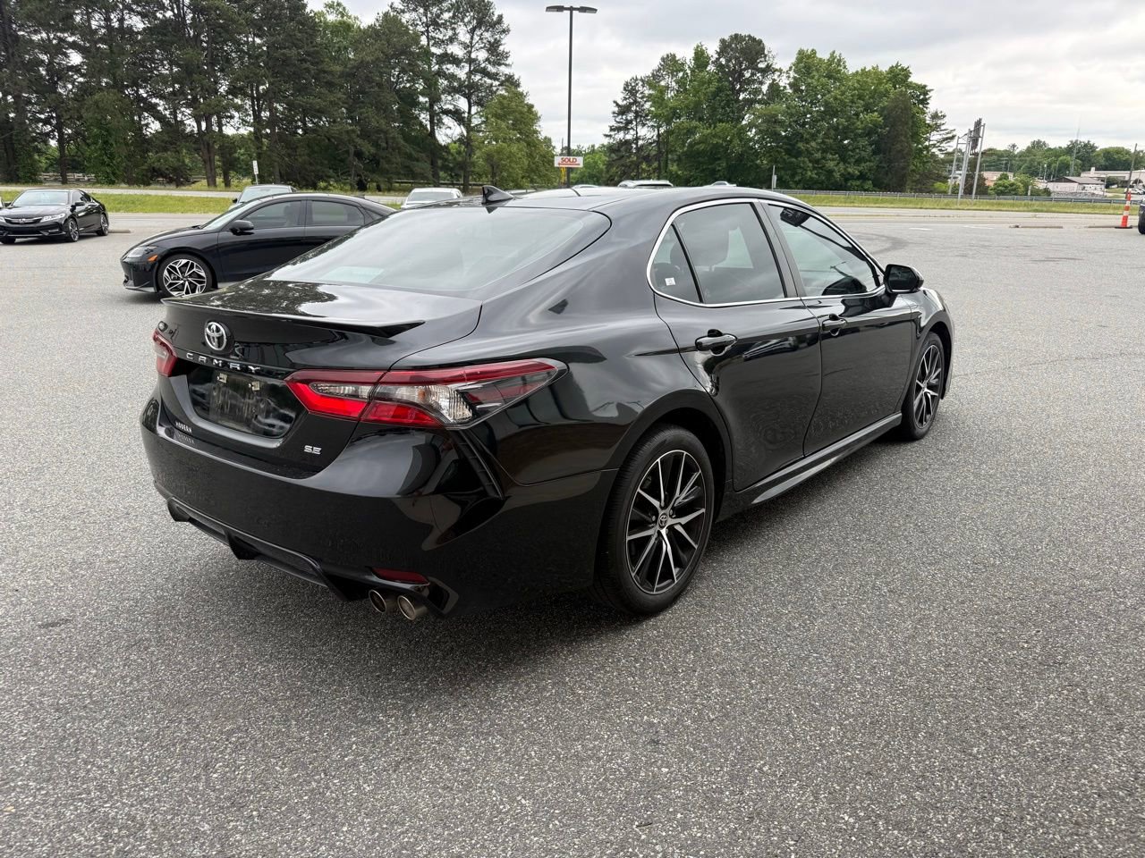 Used 2023 Toyota Camry SE FWD image 8