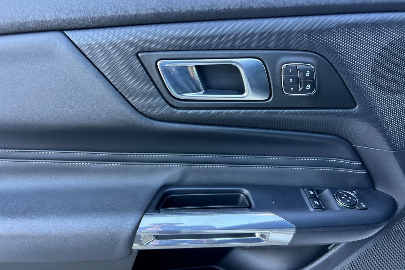 Used 2024 Ford Mustang GT Premium image 11