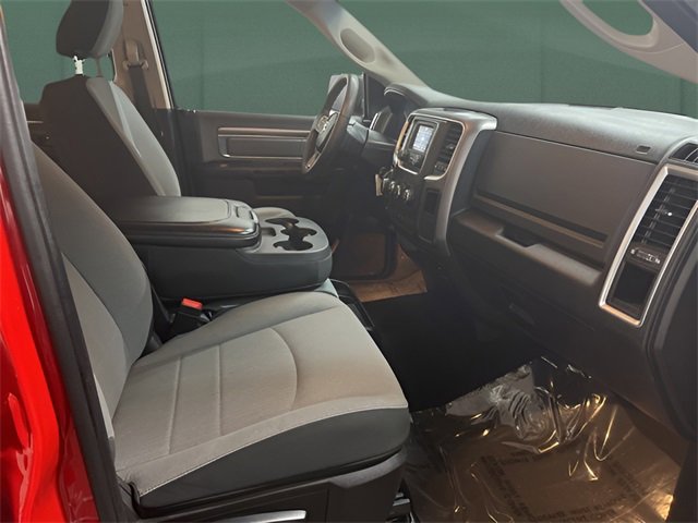 Used 2021 RAM 1500 Classic SLT image 9