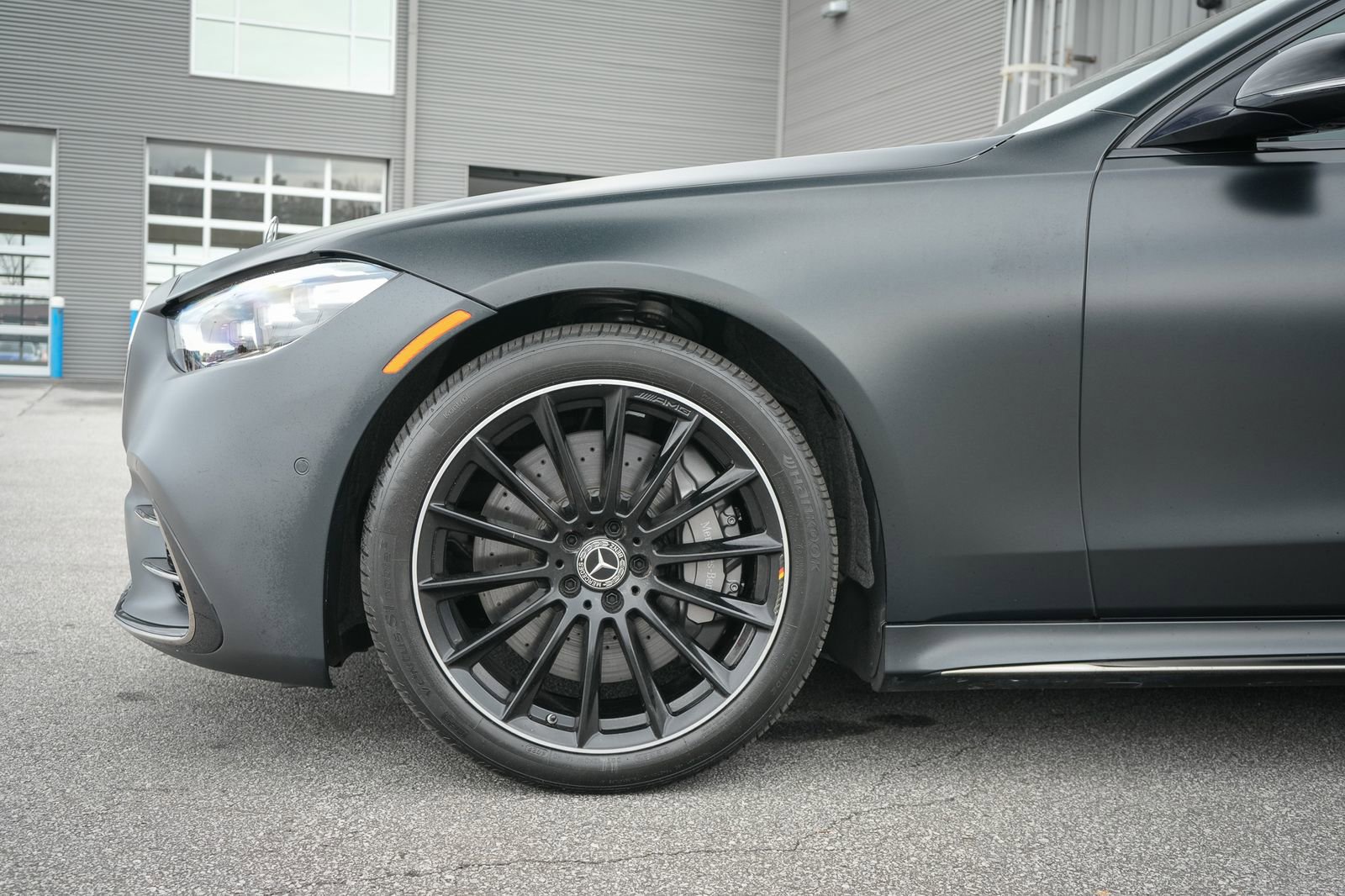 Used 2023 Mercedes-Benz S 580e 4MATIC Sedan w/ AMG Line image 12