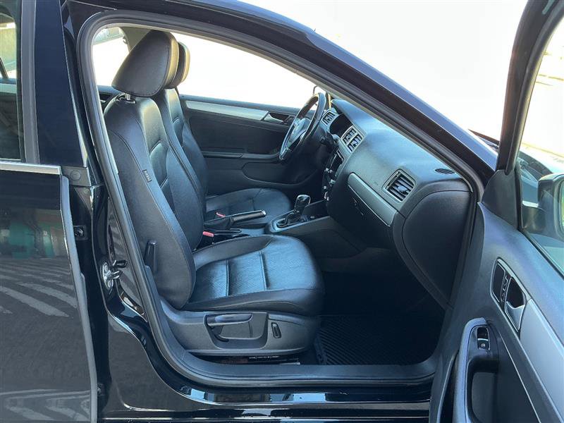 Used 2014 Volkswagen Jetta SE FWD image 33