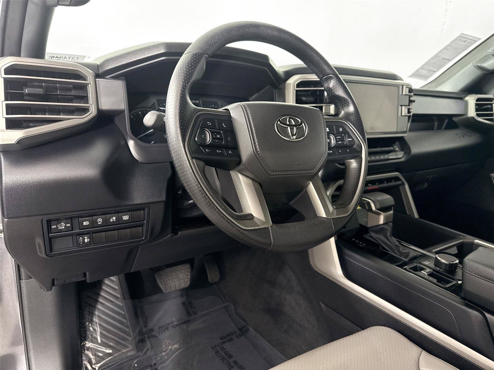 Used 2025 Toyota Tundra SR5 AWD/4WD image 4