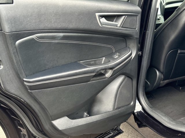 Used 2022 Ford Edge Titanium AWD/4WD image 8