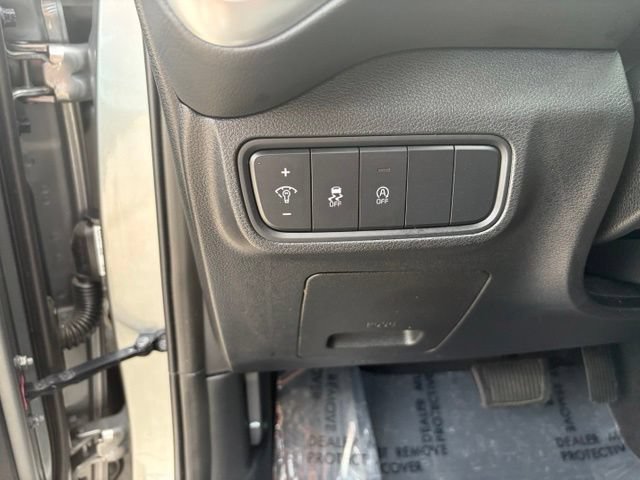 Used 2025 Kia Soul LX w/ LX Technology Package FWD image 17