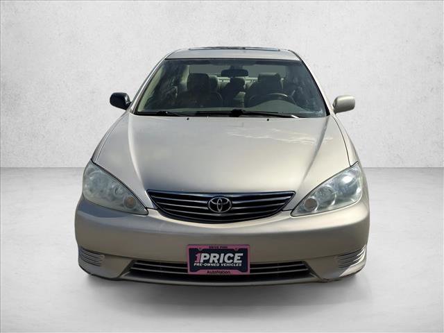 Used 2005 Toyota Camry LE FWD video 2