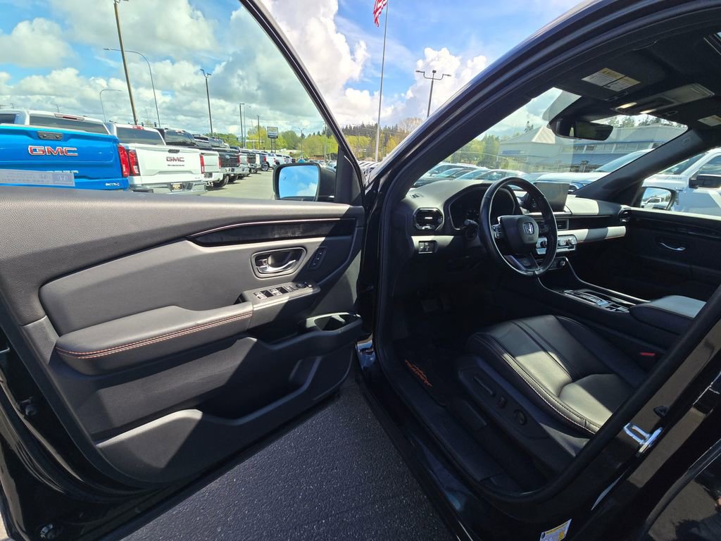Used 2023 Honda Pilot TrailSport image 15