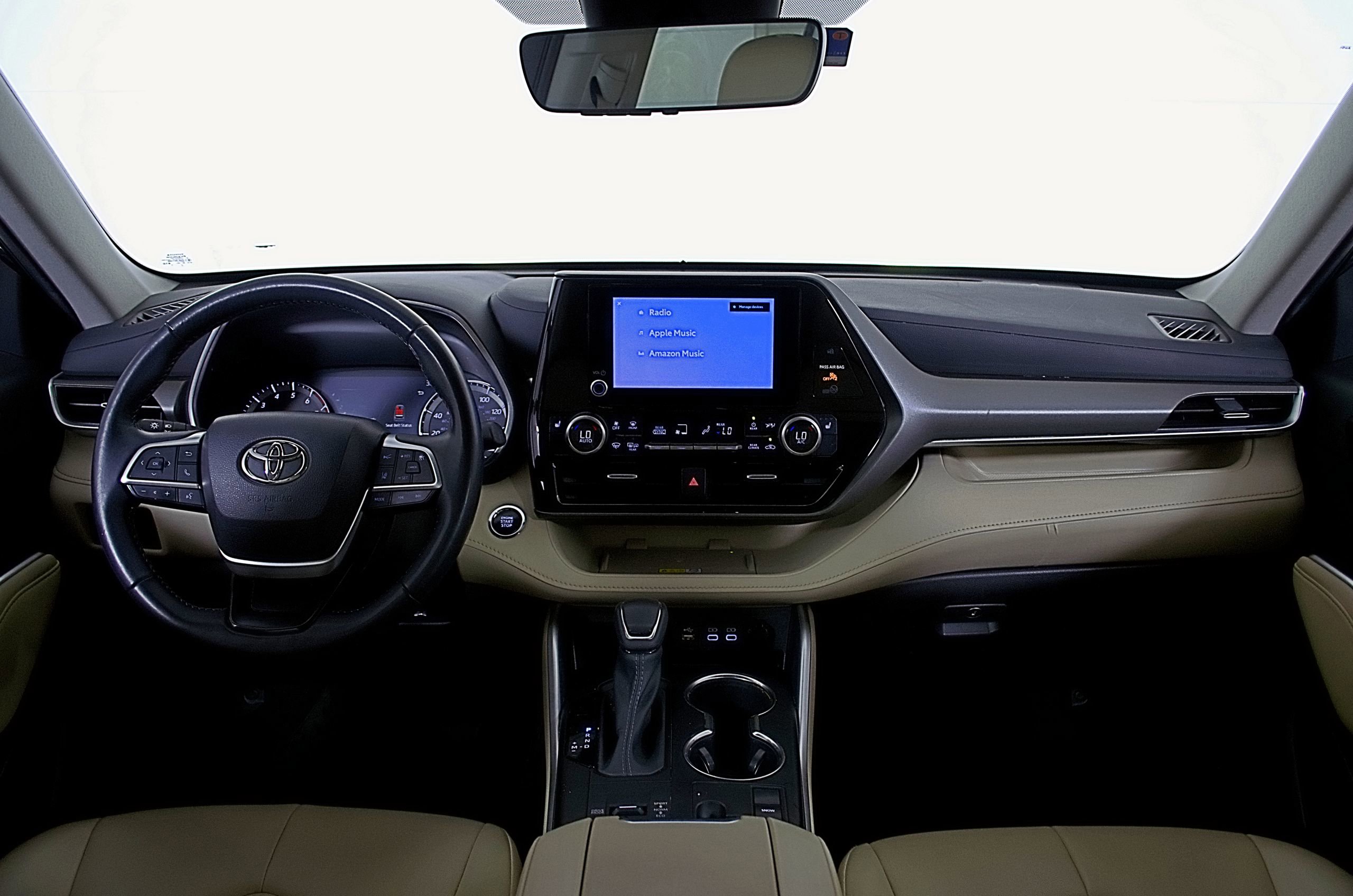 Used 2023 Toyota Highlander XLE image 14