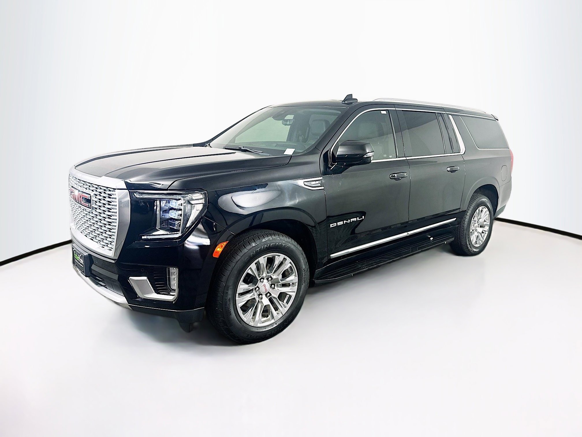 Used 2021 GMC Yukon XL Denali w/ Advanced Technology Package image 3