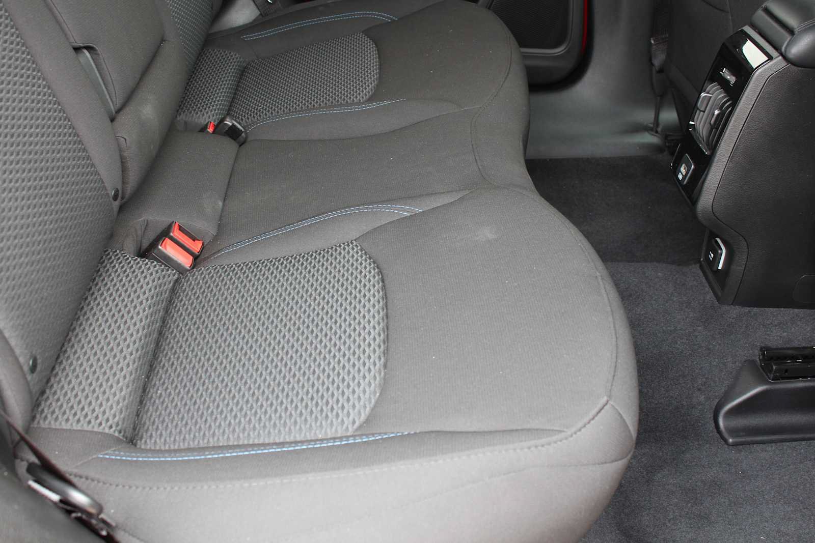 Used 2025 Jeep Compass Sport AWD/4WD image 26