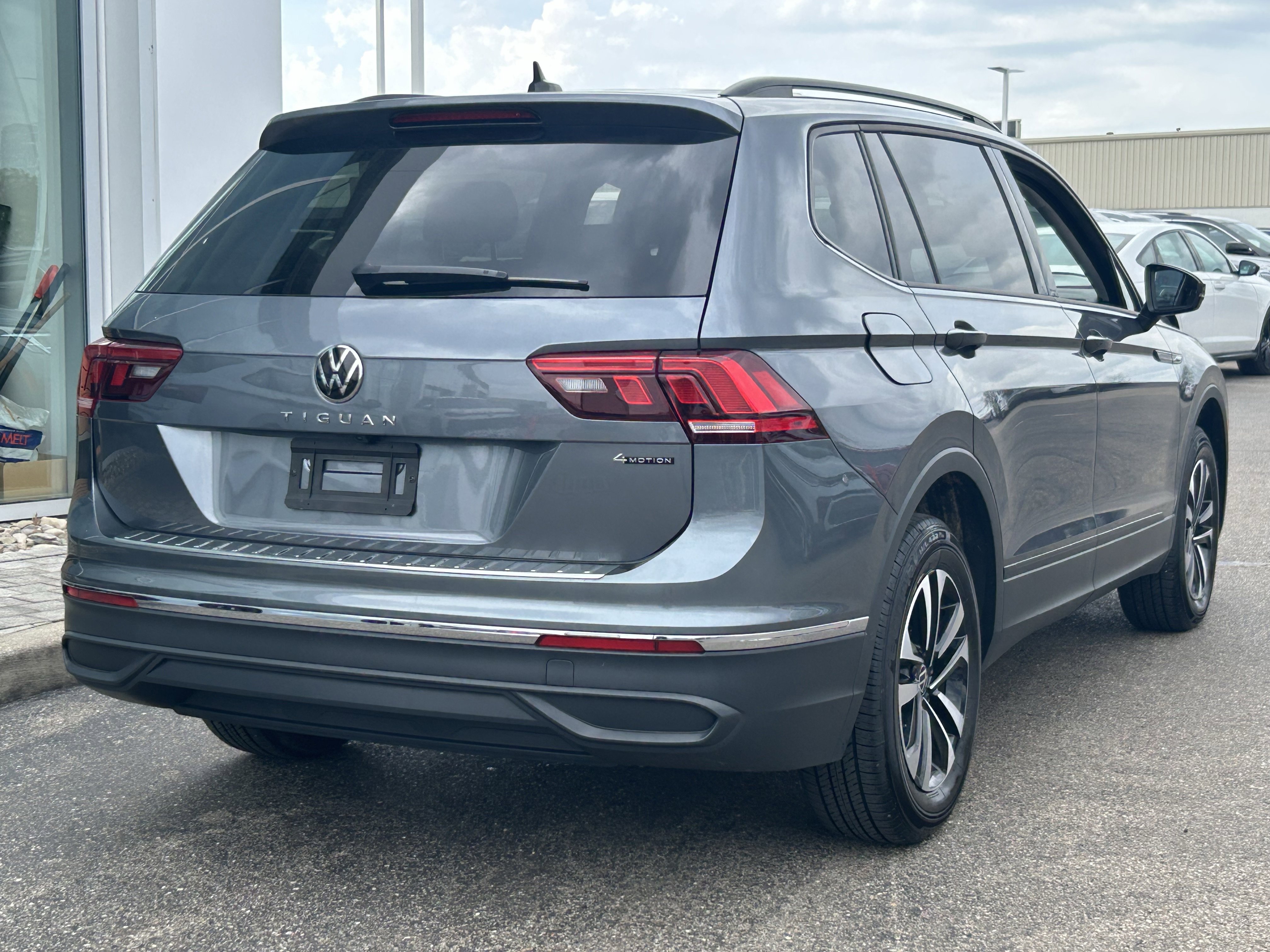 Certified 2024 Volkswagen Tiguan S image 7