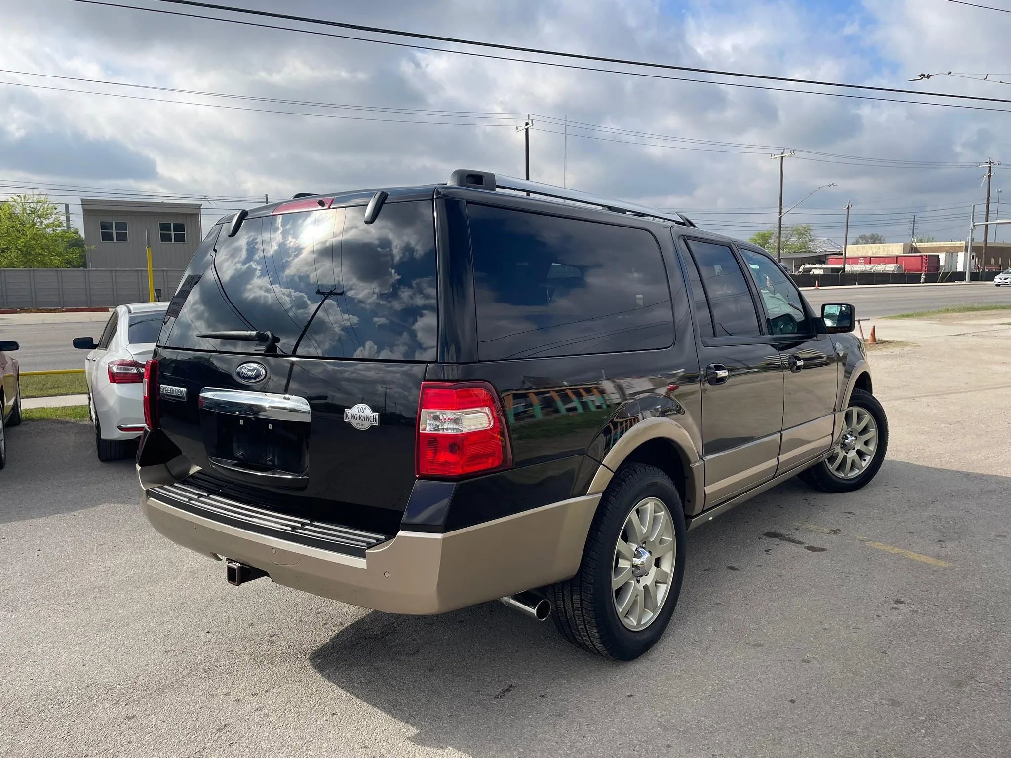 Used 2013 Ford Expedition EL King Ranch image 3