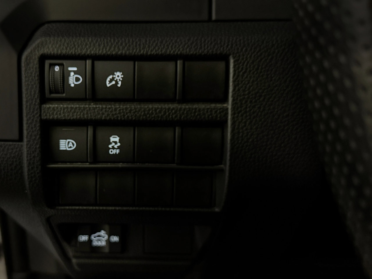 Used 2024 Toyota Tacoma SR image 9