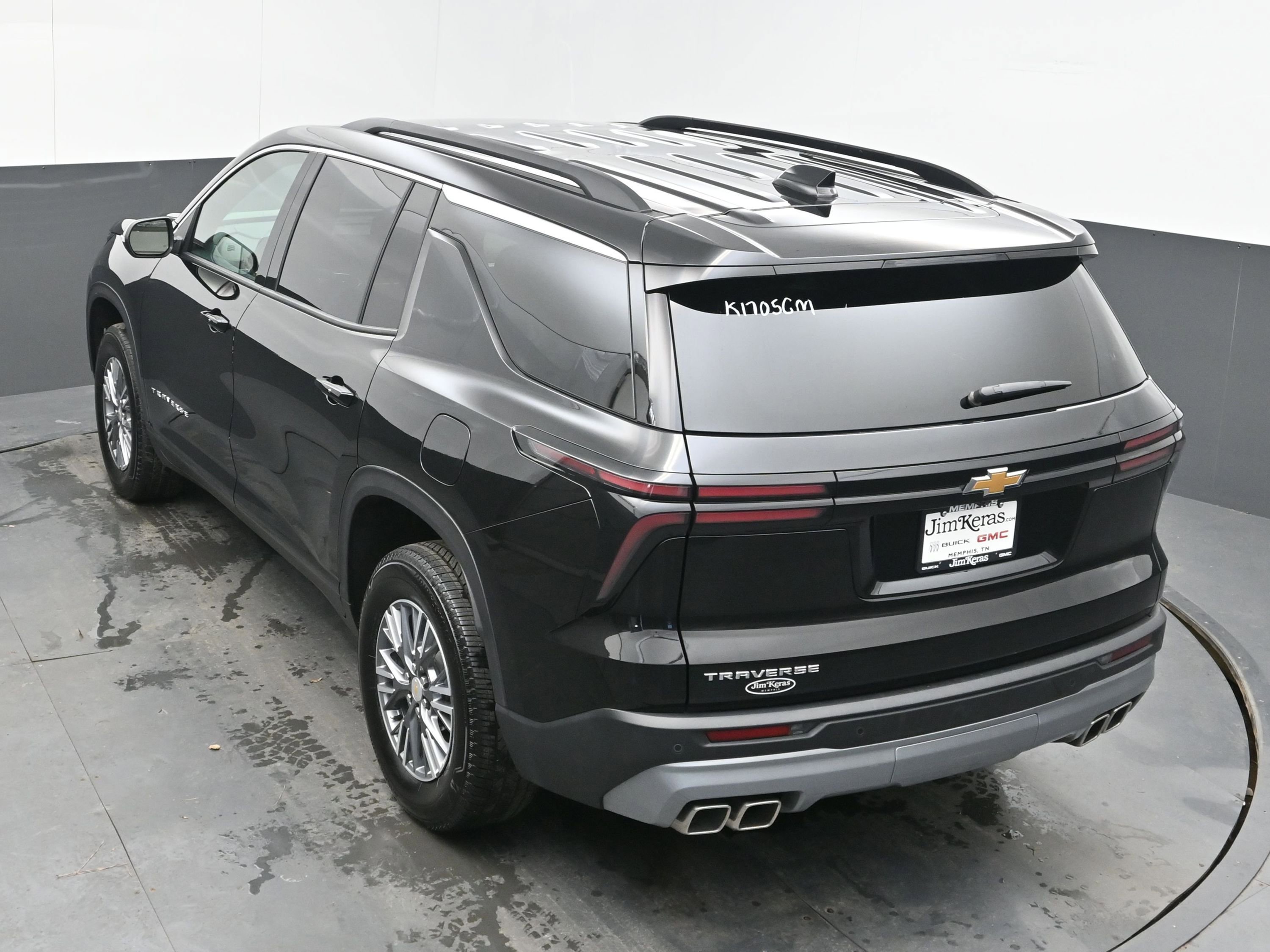 Used 2025 Chevrolet Traverse LT image 38