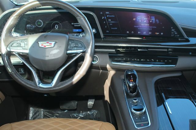 Used 2021 Cadillac Escalade Premium Luxury image 18