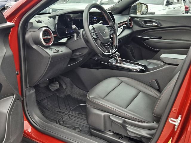 Used 2024 Chevrolet Trax RS w/ Sunroof Package image 13