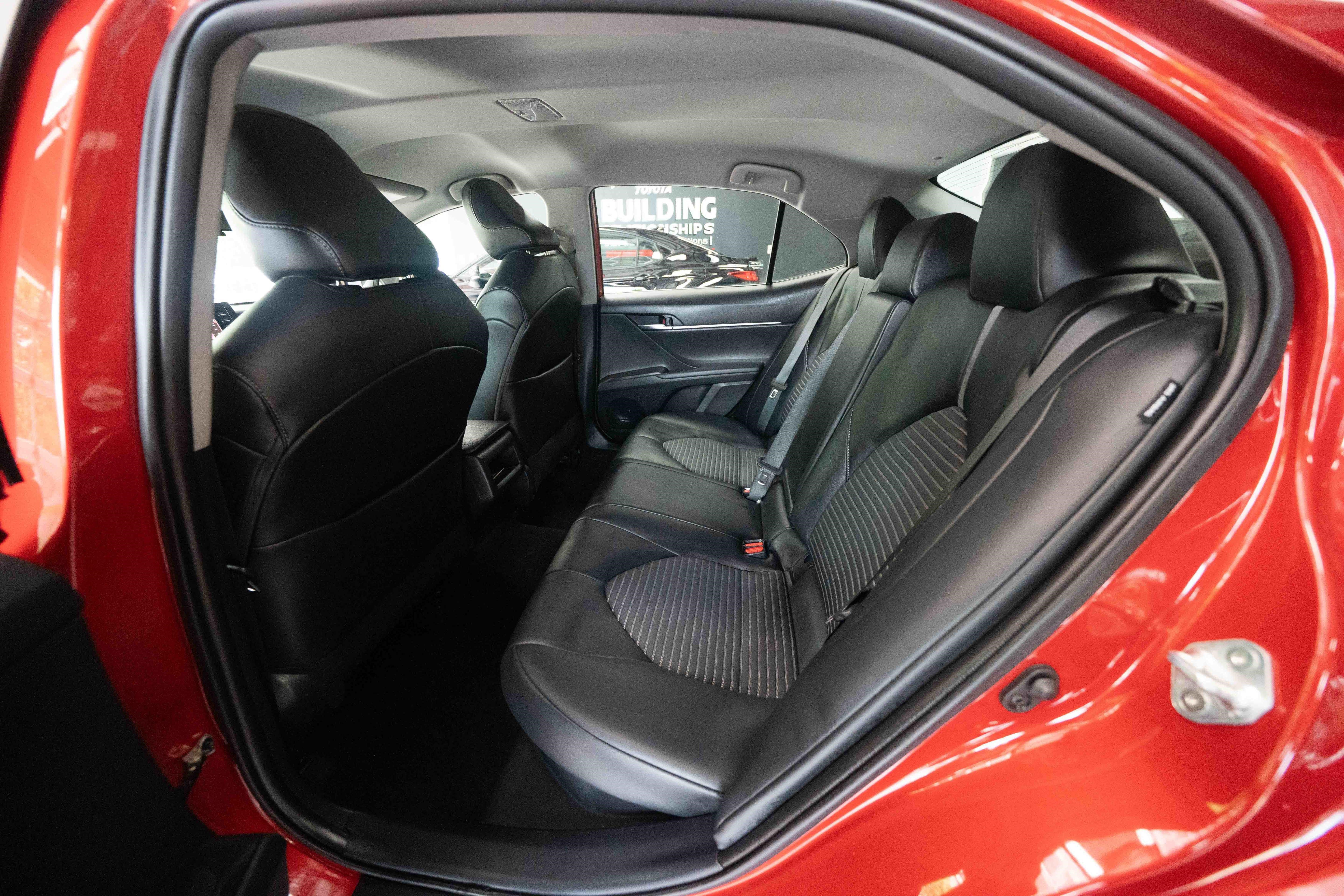 Used 2022 Toyota Camry SE w/ Cold Weather Package FWD image 23
