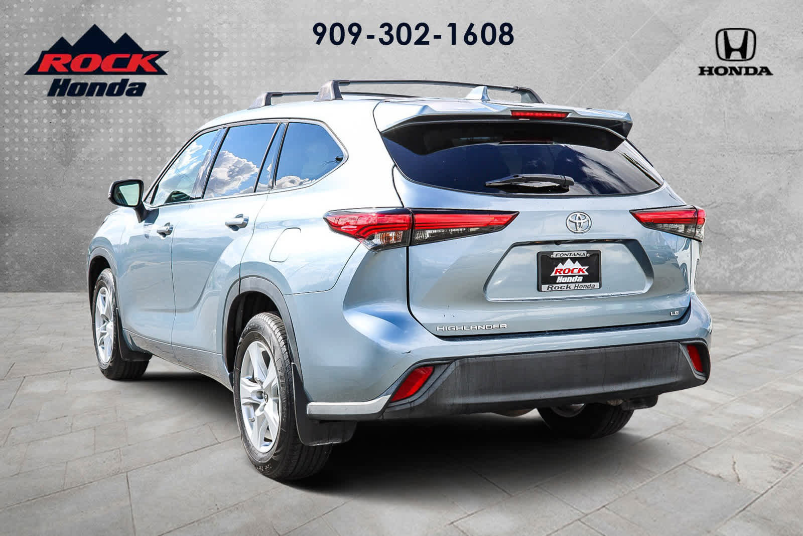 Used 2021 Toyota Highlander LE image 6