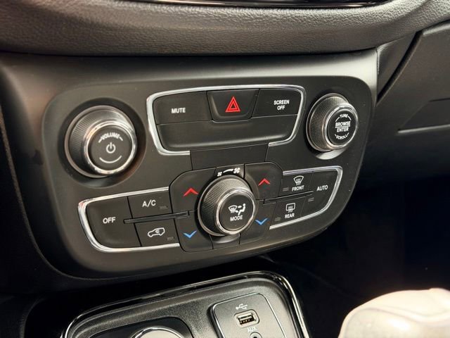 Used 2017 Jeep Compass Limited AWD/4WD image 15