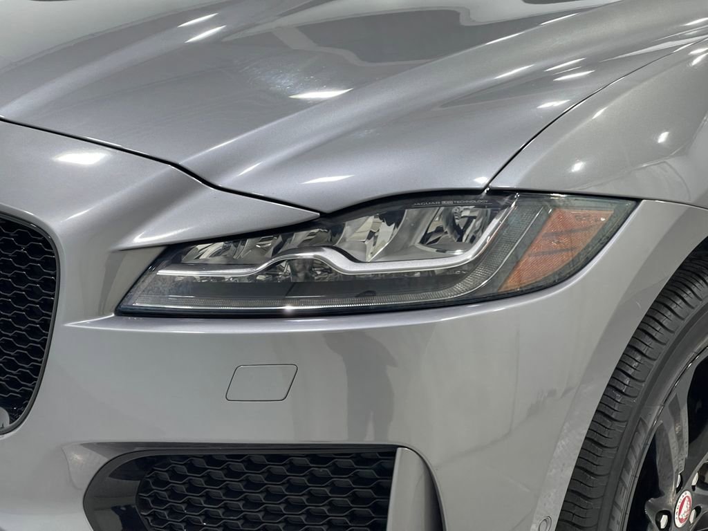 Used 2020 Jaguar F-PACE Checkered Flag image 34