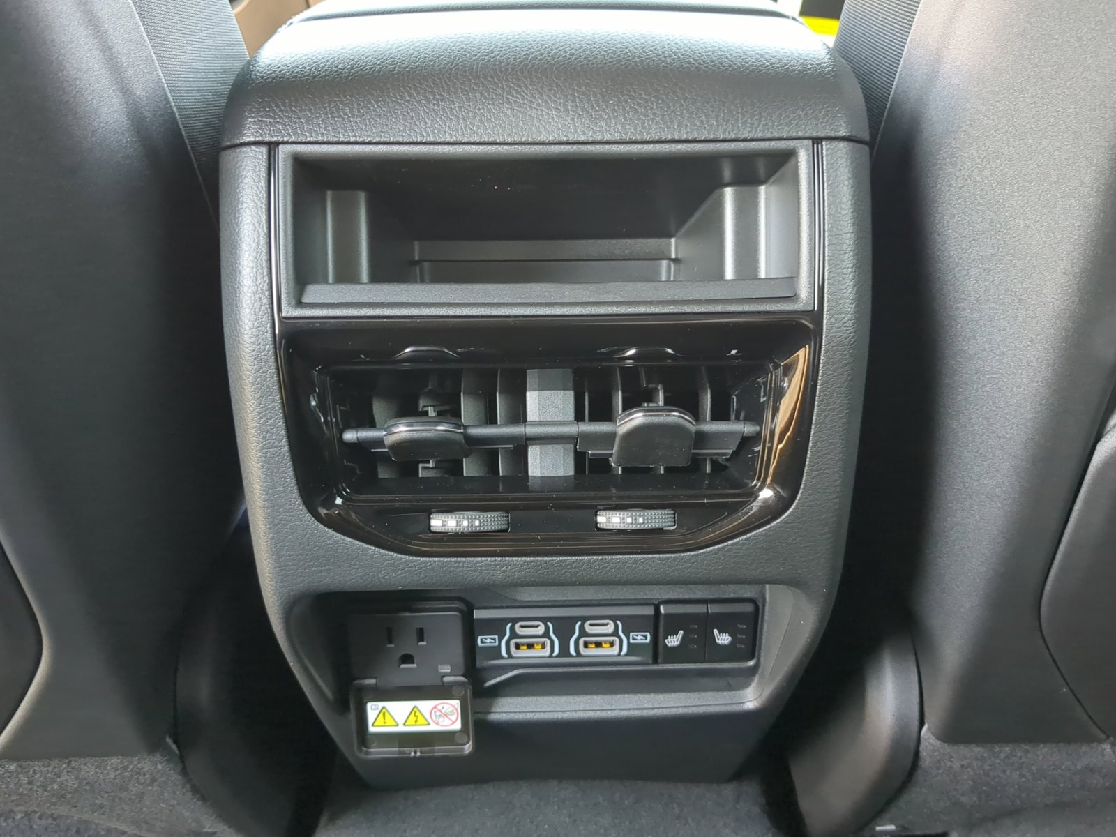 New 2025 Jeep Grand Cherokee Limited w/ Trailer Tow Package image 32