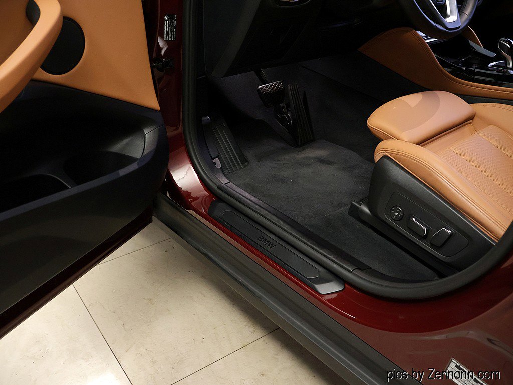 Certified 2025 BMW X4 xDrive30i AWD/4WD image 28