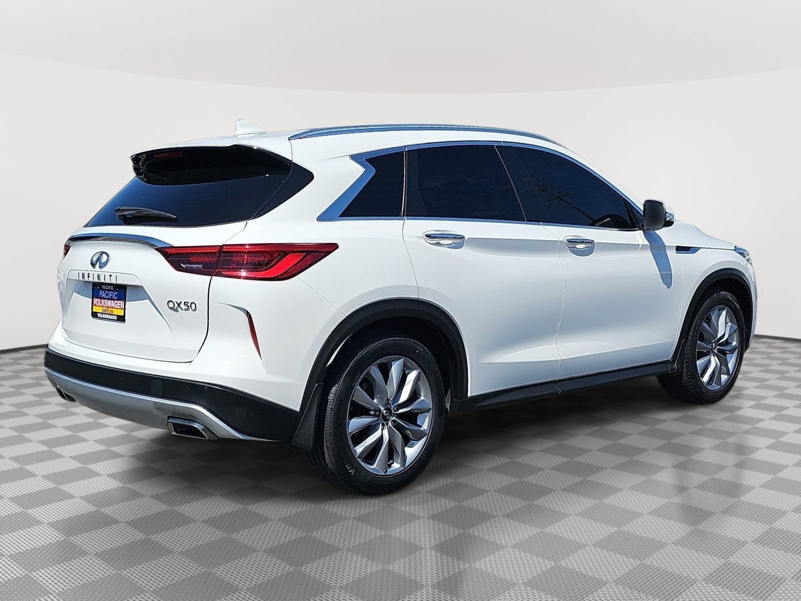 Used 2021 INFINITI QX50 Luxe FWD image 5