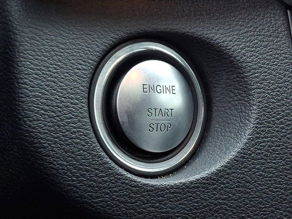 Used 2011 Mercedes-Benz E 350 4MATIC Sedan image 25