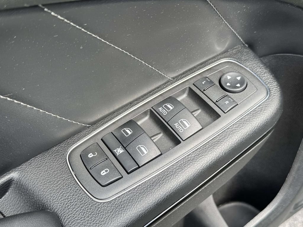 Used 2022 Dodge Charger R/T w/ Plus Group RWD image 28
