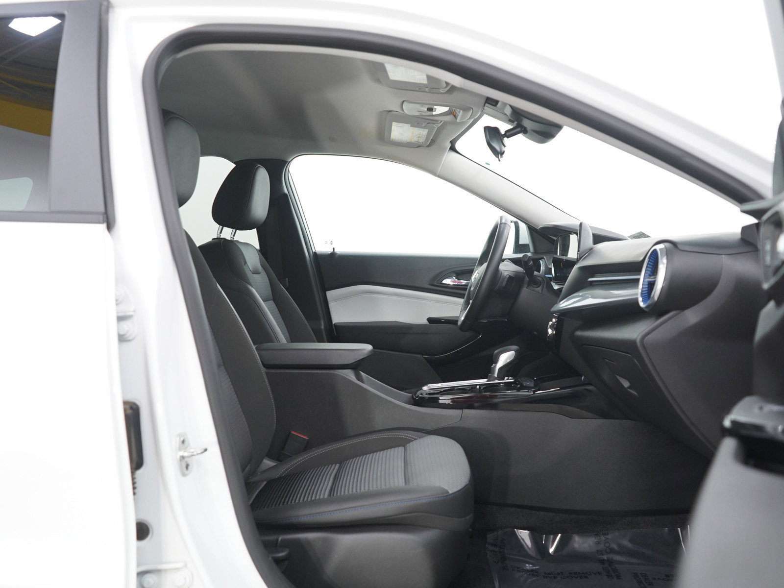 Used 2024 Chevrolet Trax LT w/ Driver Confidence Package image 11