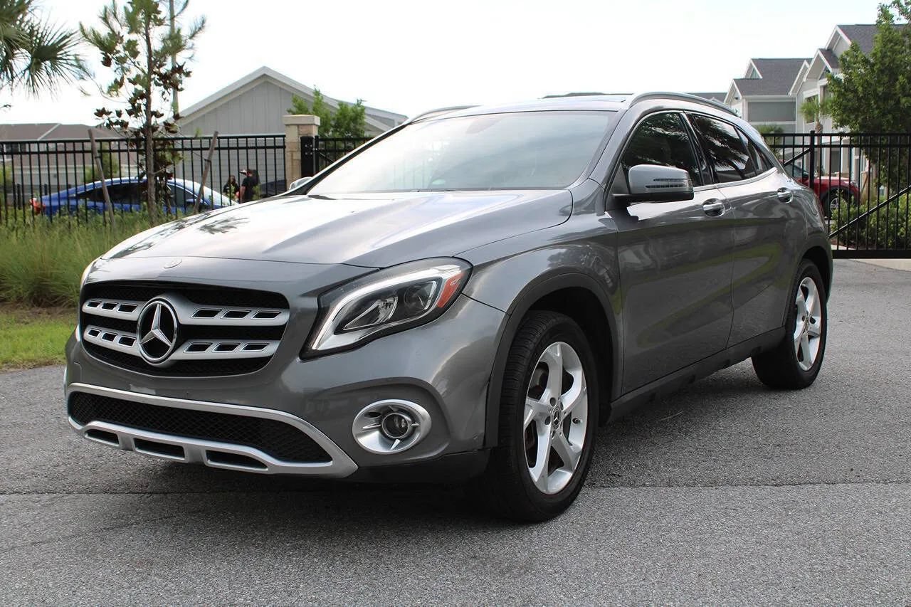 Used 2018 Mercedes-Benz GLA 250 4MATIC w/ Premium Package image 4