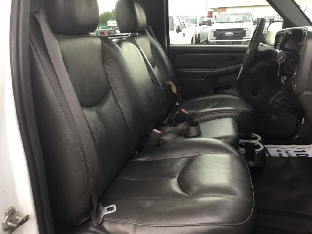 Used 2007 GMC Sierra 2500 W/T RWD image 30