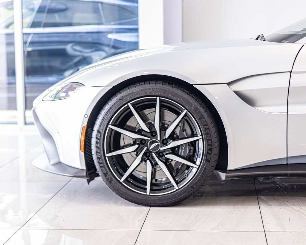 Used 2020 Aston Martin V8 Vantage Coupe RWD image 8