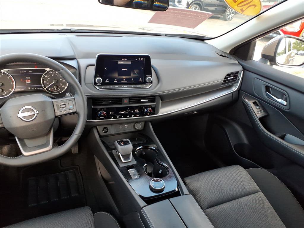 Certified 2025 Nissan Rogue SV image 7